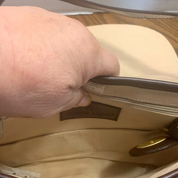 New Old Stock Etienne Aigner Shoulder Bag has tag and key ring Tan - Picture 4 of 15